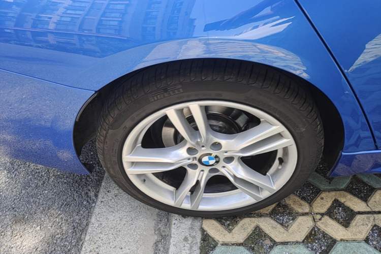 Used BMW 3 Series 2018 320Li Leading Model M Sport Package Right Rear Wheel Hub