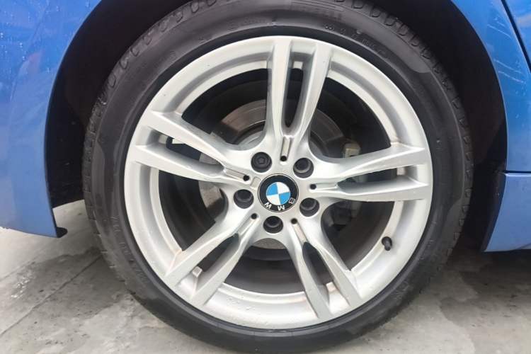 Used BMW 3 Series 2018 320i M Sport Package Right Rear Wheel Hub