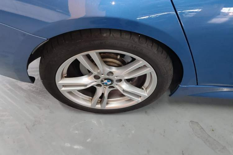 Used BMW 3 Series 2018 320Li Leading Model M Sport Package Right Rear Wheel Hub
