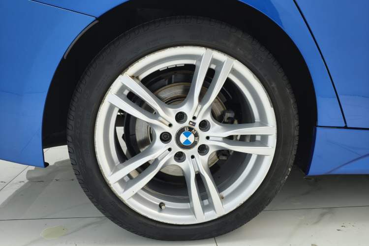 Used BMW 3 Series 2018 320i M Sport Package Right Rear Wheel Hub