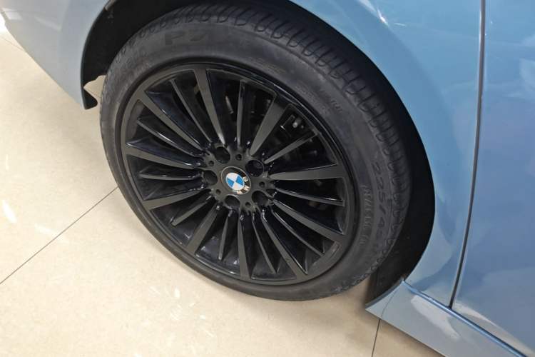 Used BMW 3 Series 2018 320Li Fashion Model Right Rear Wheel Hub