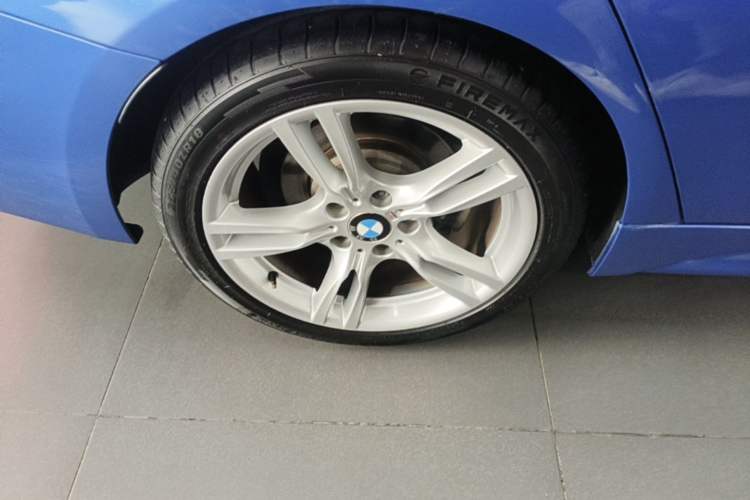 Used BMW 3 Series 2018 320Li Leading Model M Sport Package Right Rear Wheel Hub