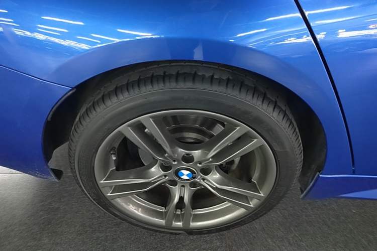 Used BMW 3 Series 2018 320i M Sport Package Right Rear Wheel Hub