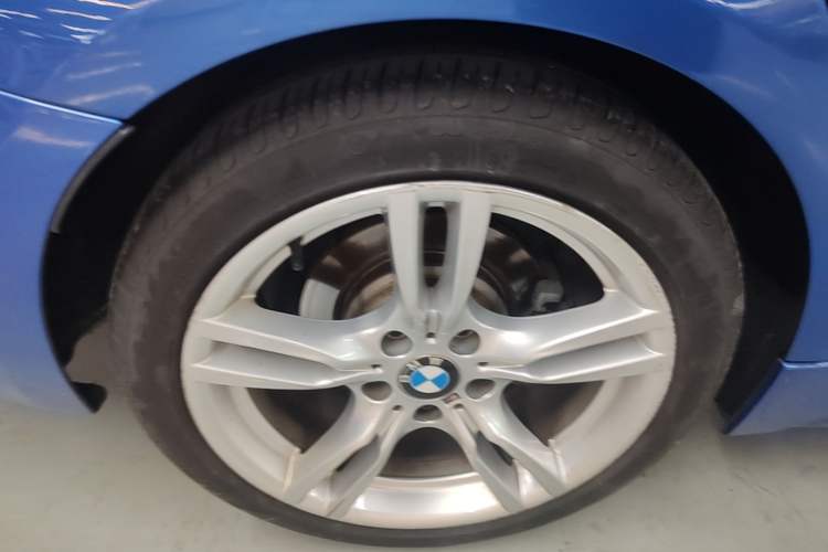 Used BMW 3 Series 2018 320Li Leading Model M Sport Package Right Rear Wheel Hub