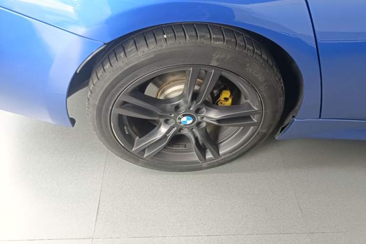Used BMW 3 Series 2018 320Li Leading Model M Sport Package Right Rear Wheel Hub