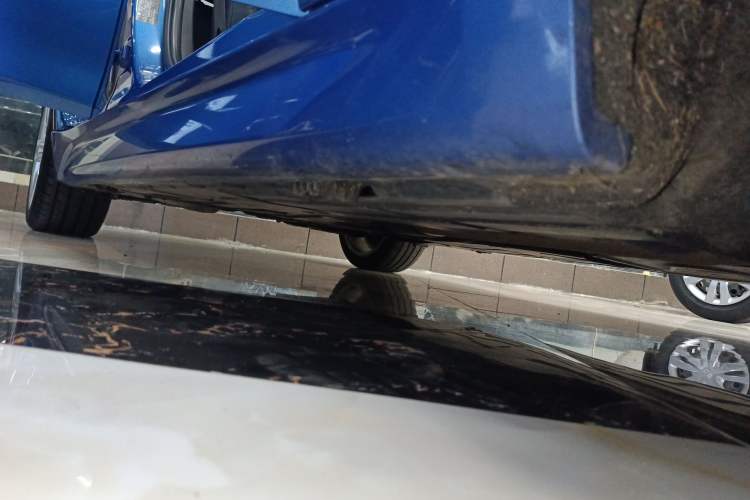 Used BMW 3 Series 2018 320i M Sport Package Right Side Sill