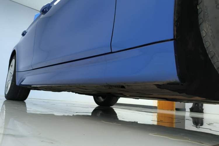 Used BMW 3 Series 2018 320i M Sport Package Right Side Sill
