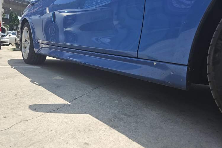 Used BMW 3 Series 2018 320i M Sport Package Right Side Sill