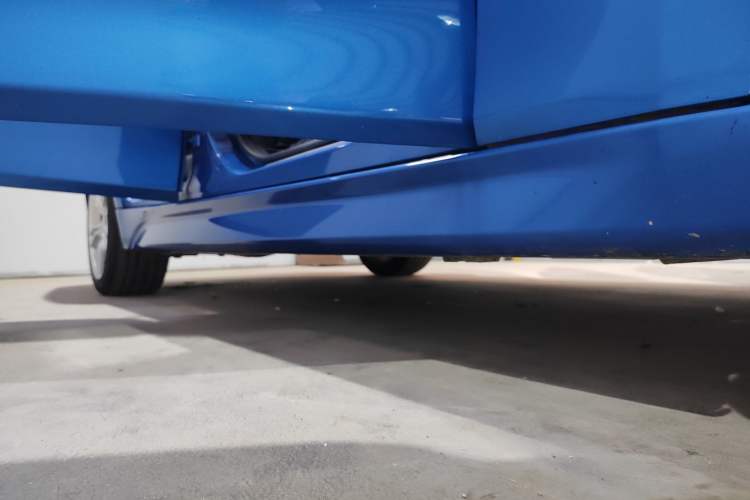 Used BMW 3 Series 2018 320i M Sport Package Right Side Sill