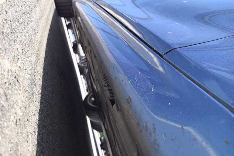 Used BMW 3 Series 2018 320i M Sport Package Right Side Sill