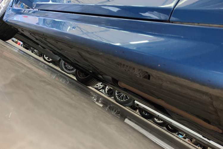 Used BMW 3 Series 2018 320Li Leading Model M Sport Package Right Side Sill