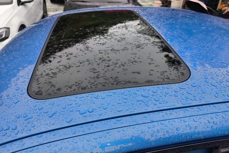 Used BMW 3 Series 2018 320i M Sport Package Roof