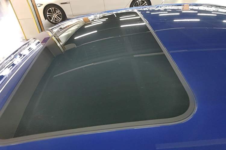 Used BMW 3 Series 2018 320i M Sport Package Roof