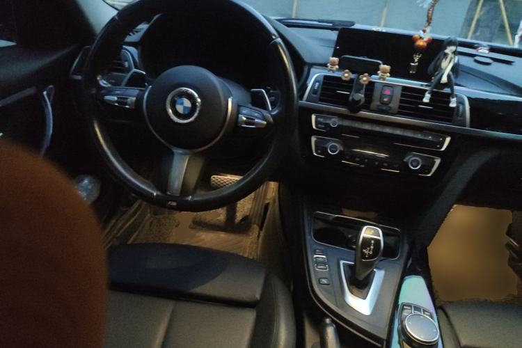 Used BMW 3 Series 2018 320i M Sport Package Steering Wheel