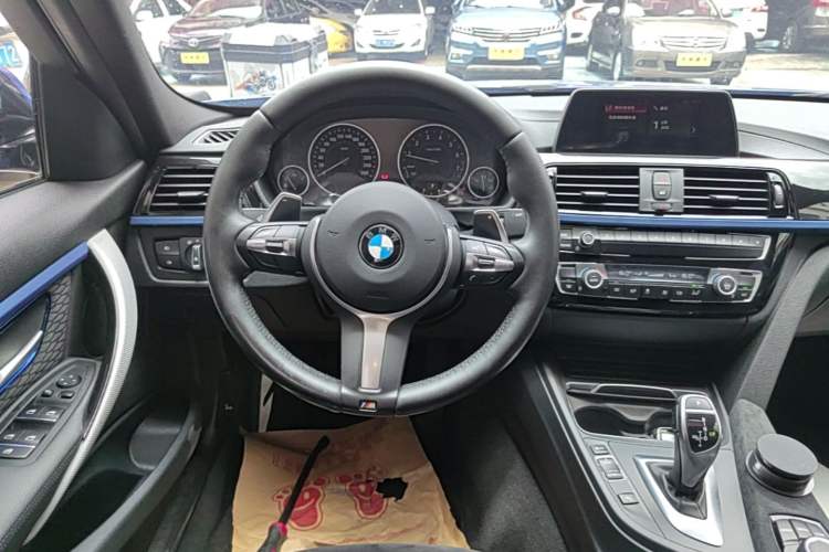 Used BMW 3 Series 2018 320i M Sport Package Steering Wheel