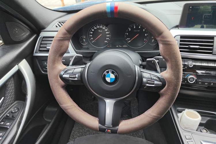 Used BMW 3 Series 2018 320i M Sport Night Edition Steering Wheel