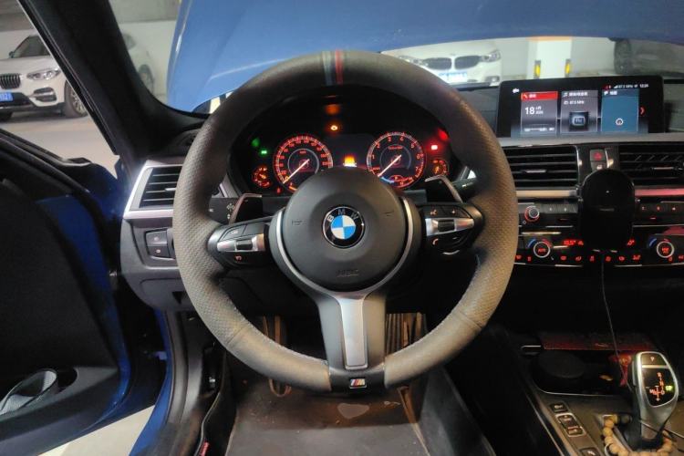 Used BMW 3 Series 2018 320i M Sport Night Edition Steering Wheel