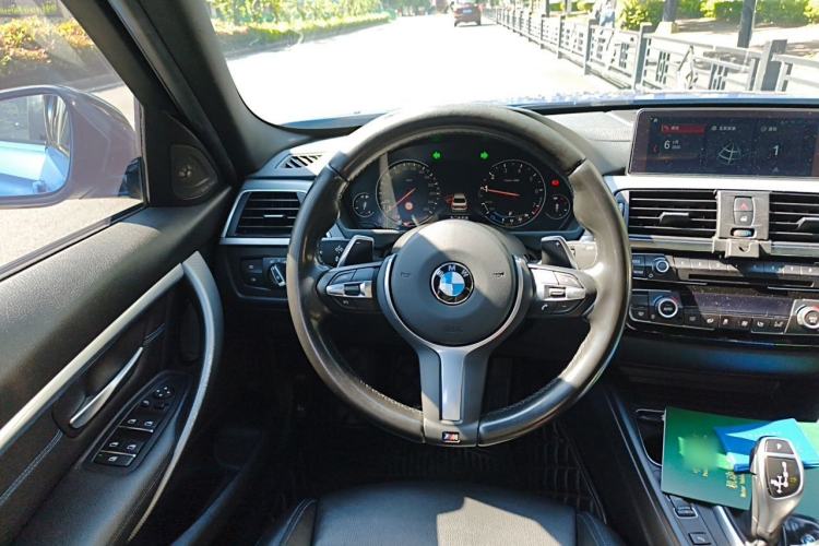 Used BMW 3 Series 2018 320i M Sport Night Edition Steering Wheel