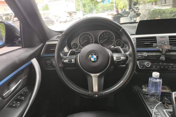Used BMW 3 Series 2018 320i M Sport Package Steering Wheel