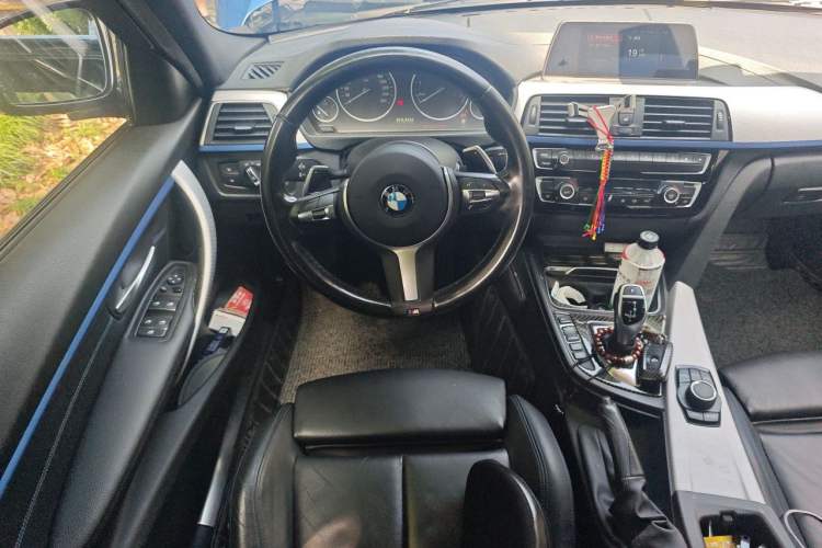 Used BMW 3 Series 2018 320i M Sport Package Steering Wheel