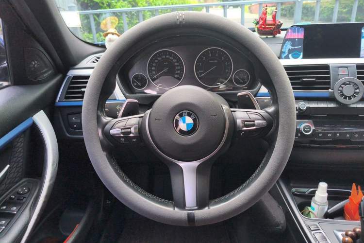 Used BMW 3 Series 2018 320i M Sport Package Steering Wheel