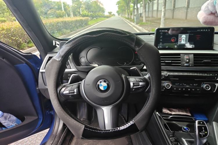 Used BMW 3 Series 2018 320i M Sport Night Edition Steering Wheel