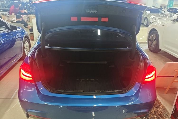 Used BMW 3 Series 2018 320Li Leading Model M Sport Package Trunk