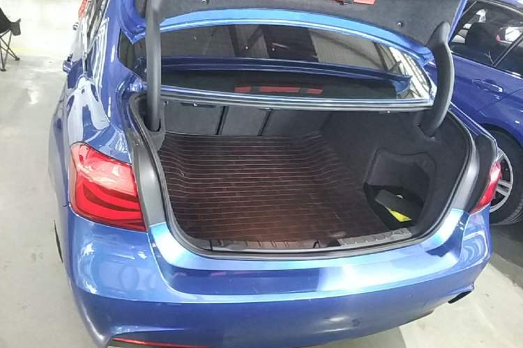 Used BMW 3 Series 2018 320Li Leading Model M Sport Package Trunk