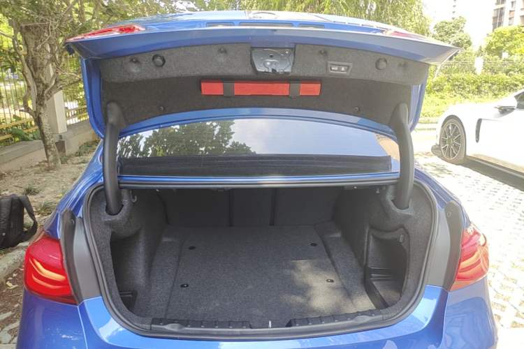 Used BMW 3 Series 2018 320Li Leading Model M Sport Package Trunk