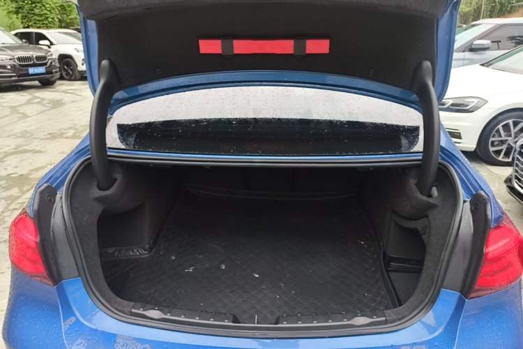 Used BMW 3 Series 2018 320i M Sport Package Trunk