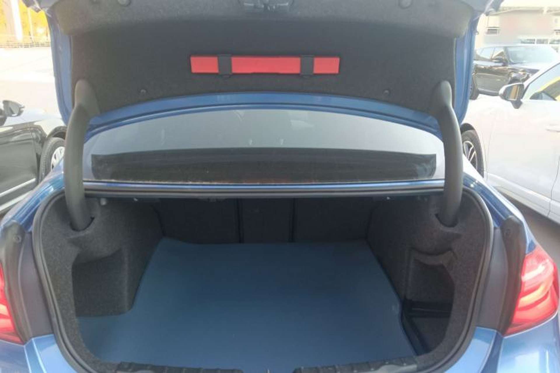 Used BMW 3 Series 2018 320i M Sport Package Trunk