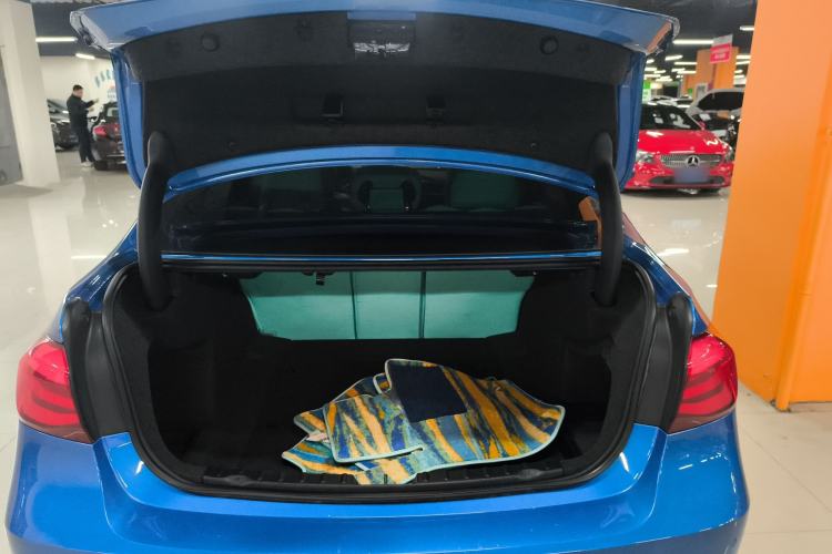 Used BMW 3 Series 2018 320Li M Sport Night Edition Trunk