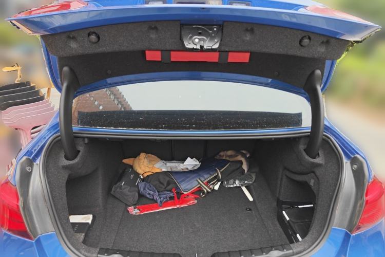 Used BMW 3 Series 2018 320i M Sport Night Edition Trunk