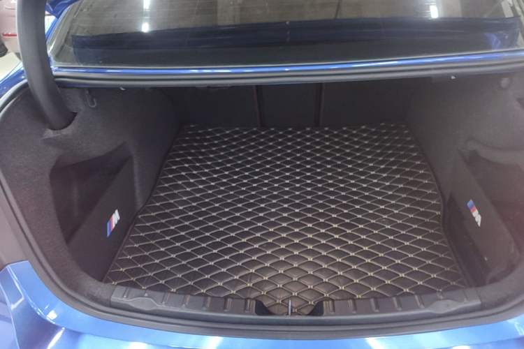 Used BMW 3 Series 2018 320Li Leading Model M Sport Package Trunk