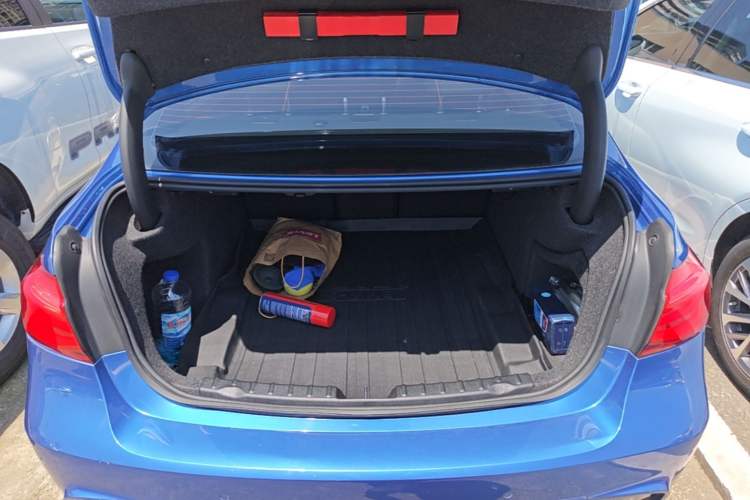 Used BMW 3 Series 2018 320i M Sport Night Edition Trunk