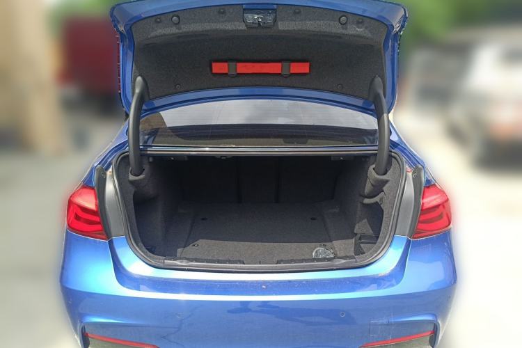 Used BMW 3 Series 2018 320i M Sport Package Trunk
