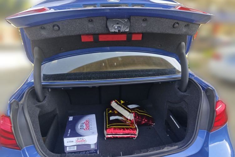 Used BMW 3 Series 2018 320i M Sport Package Trunk