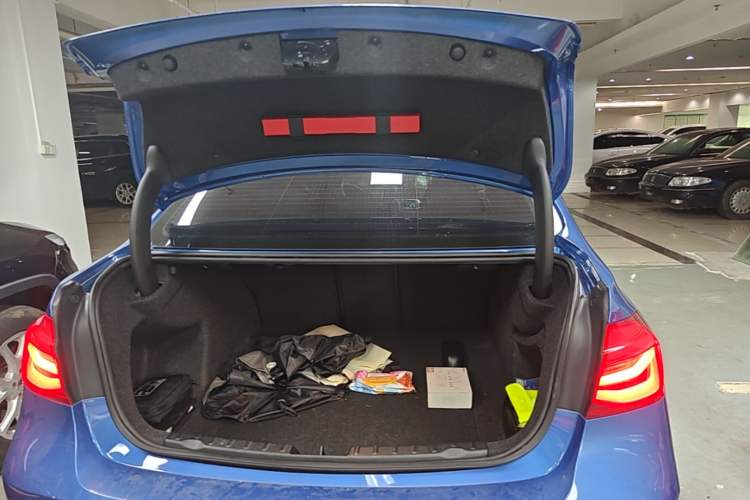 Used BMW 3 Series 2018 320Li Leading Model M Sport Package Trunk