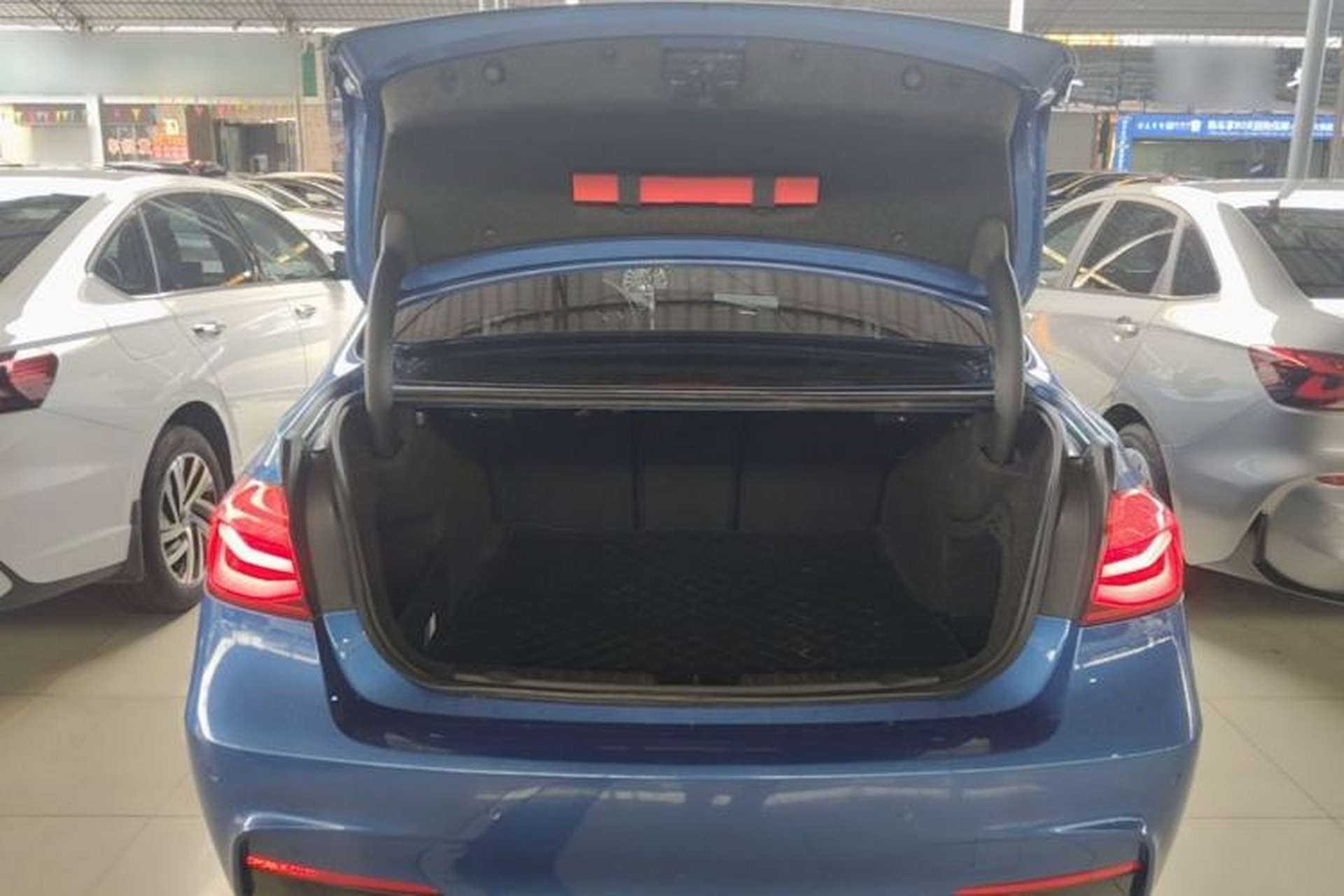 Used BMW 3 Series 2018 320Li Leading Model M Sport Package Trunk