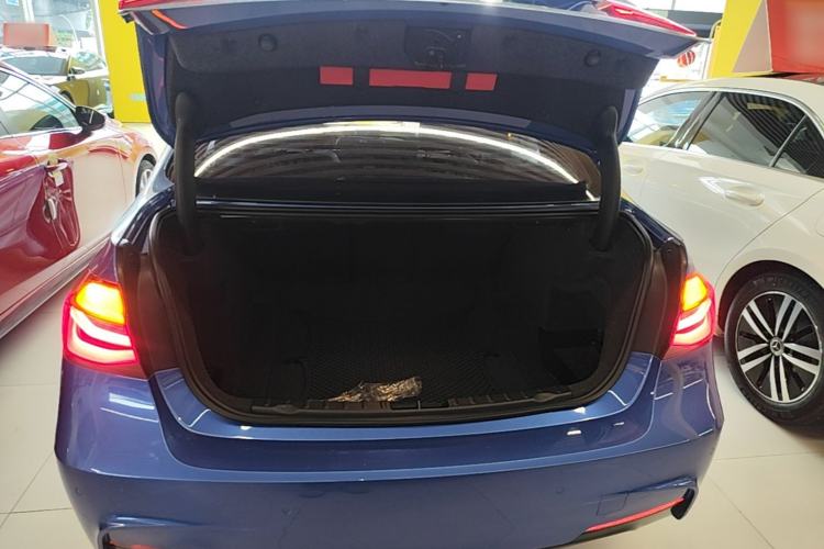 Used BMW 3 Series 2018 320Li M Sport Night Edition Trunk