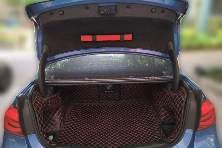 Used BMW 3 Series 2018 320i M Sport Package Trunk