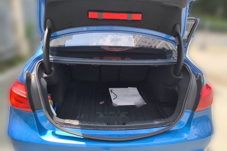Used BMW 3 Series 2018 320i M Sport Package Trunk