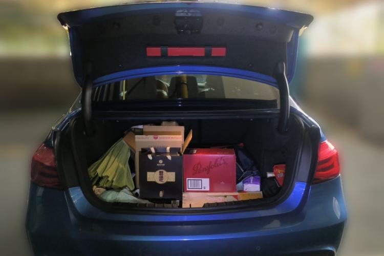 Used BMW 3 Series 2018 320i M Sport Package Trunk