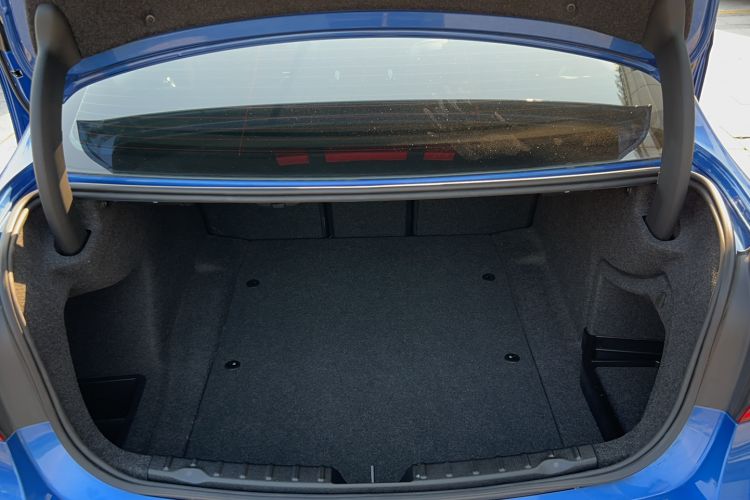Used BMW 3 Series 2018 320i M Sport Package Trunk