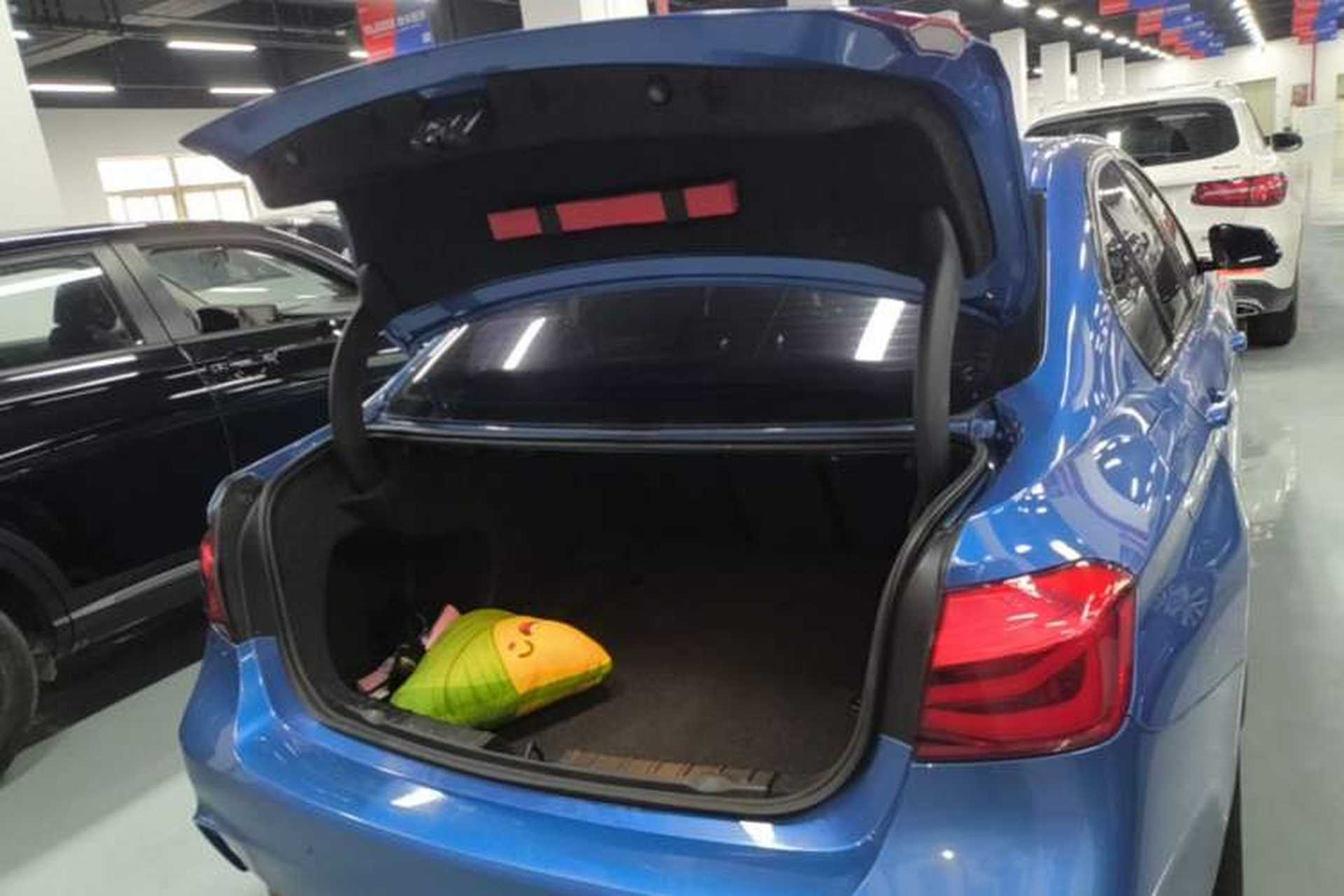 Used BMW 3 Series 2018 320i M Sport Package Trunk