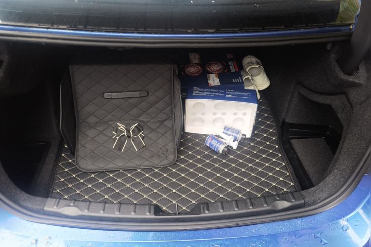 Used BMW 3 Series 2018 320i M Sport Package Trunk