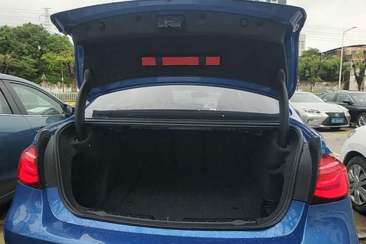 Used BMW 3 Series 2018 320Li M Sport Night Edition Trunk