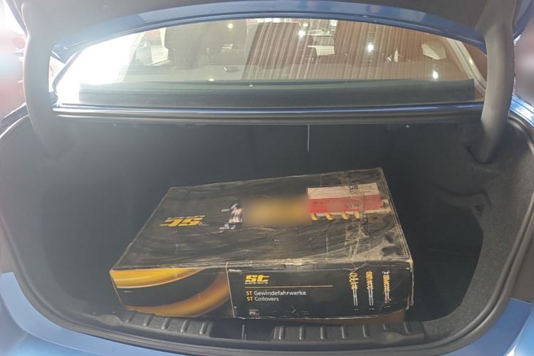 Used BMW 3 Series 2018 320i M Sport Package Trunk