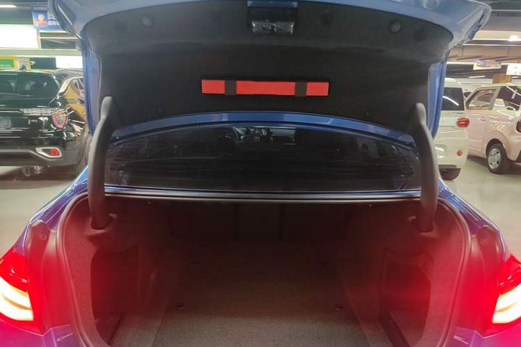 Used BMW 3 Series 2018 320Li Leading Model M Sport Package Trunk