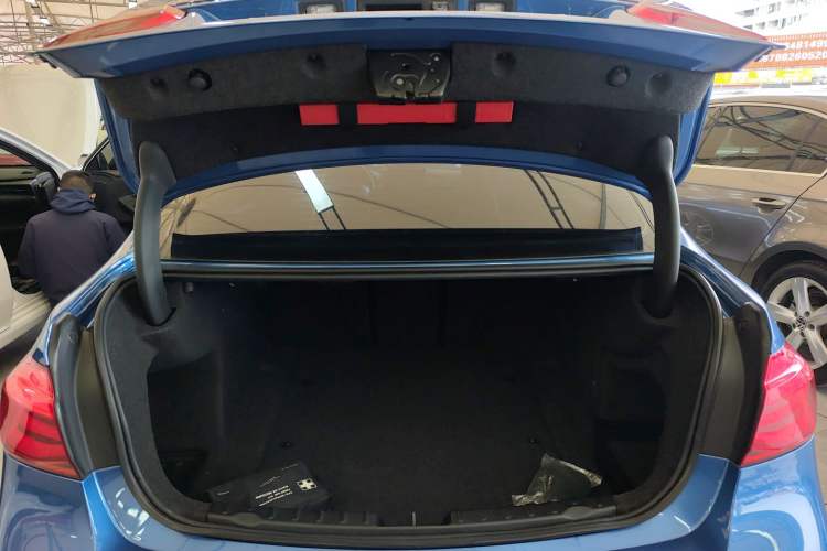 Used BMW 3 Series 2018 320Li Leading Model M Sport Package Trunk